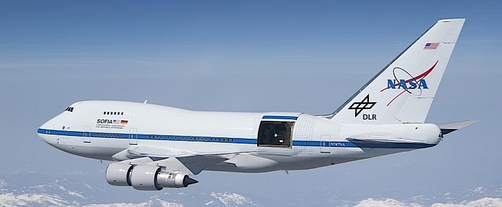 NASA Boeing 747SP with SOFIA telescope