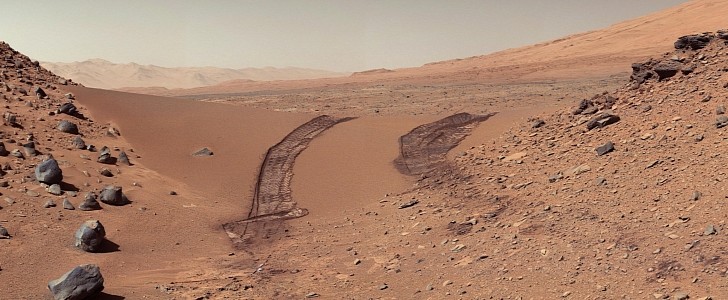 Image taken on Mars by Curiosity's Mast Camera in 2014