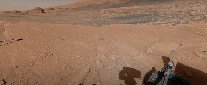 A 360 view of the Red Planet from atop of Mont Mercou