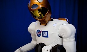 NASA Recalls Robonaut for Repairs