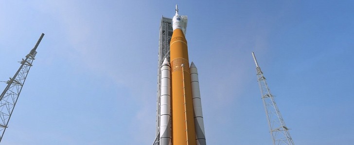 NASA SLS on the launching PAD 