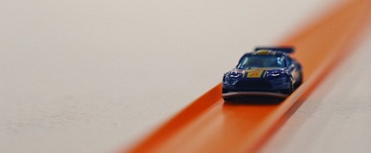 Ford Mustang 2018 Hot Wheels