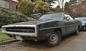 Neglected Plum Crazy 1970 Dodge Charger R/T 440 Rusting in Washington Listed as Stolen