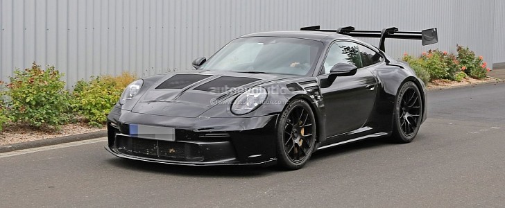 New 992 Porsche 911 Gt3 Rs Spotted In Traffic The Wing Game Is Insane Autoevolution