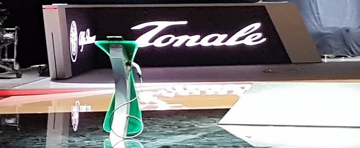 2020 Alfa Romeo Tonale script at 2019 Geneva Motor Show