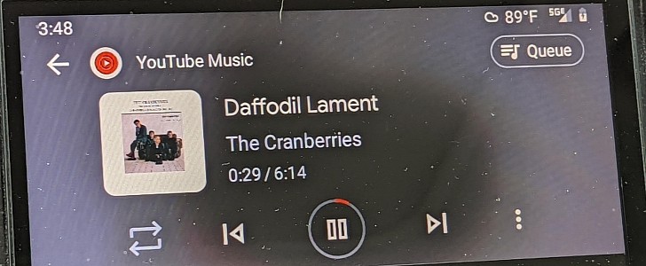 Background blur on Android Auto