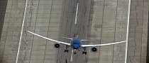 New Boeing 787-9 Dreamliner Taking Off Vertically Is Amazing