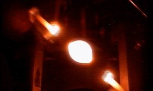 New Cool-Burning Flame Could Improve Combustion Engines