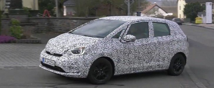 New Honda Jazz / Fit Spied in Europe, Is Obviously a Hybrid