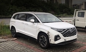 New Hyundai Custo Minivan Spotted in China, Has Sliding Doors