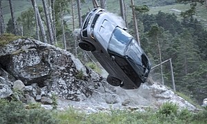 New James Bond Movie Is the Ultimate Test Drive for the Range Rover Sport SVR