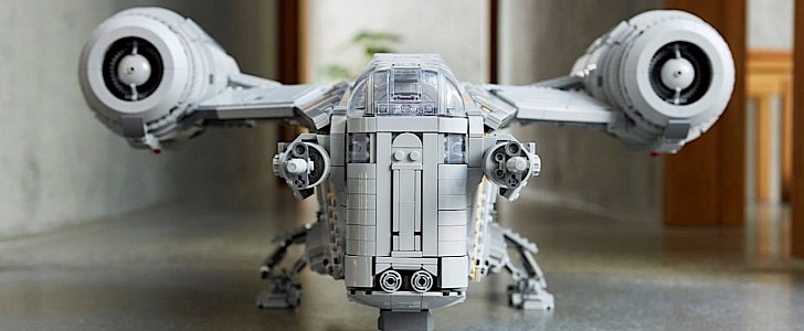 LEGO Star Wars The Mandalorian Razor Crest Ultimate Collector Series Set