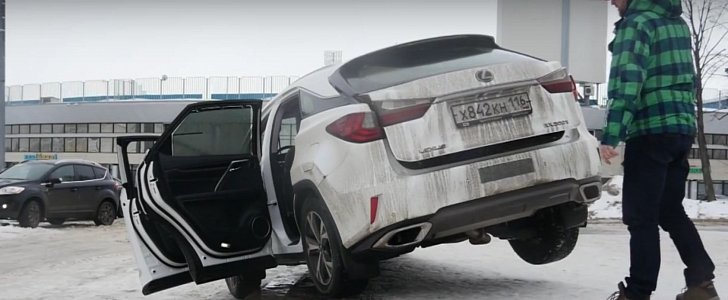 New Lexus RX 200t Struggles to Climb Stairs in Russia Test
