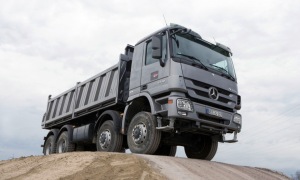 New Mercedes-Benz Actros Details and Official Photos