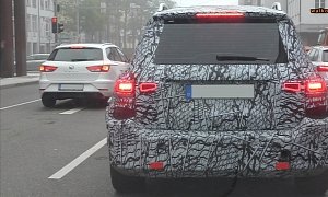 New Mercedes GLB Shows Taillights in Traffic