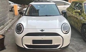 New MINI Cooper S Electric Appears Undisguised in China