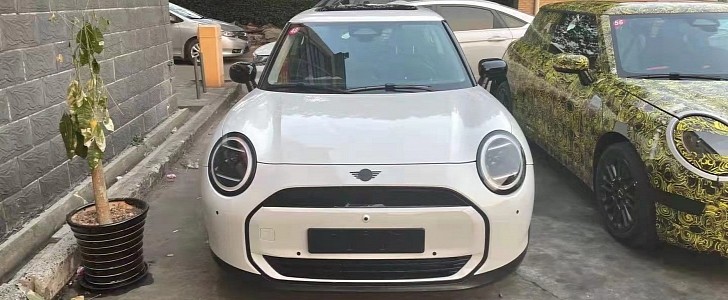 New Electric Mini Cooper S is photographed in China with no disguise