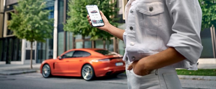 My Porsche App provides new features within Apple CarPlay® - Porsche  Newsroom
