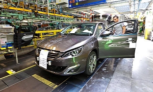 New Peugeot 308 Photos from the Production Line