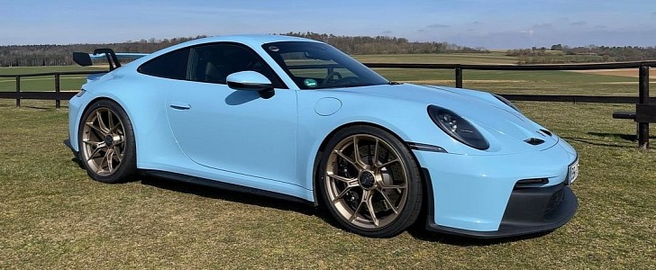 Gulf Blue 2022 Porsche 911 GT3