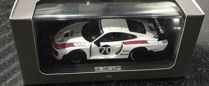 New Porsche 935 Scale Model