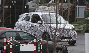 New smart forfour Spotted for the First Time with Production Body