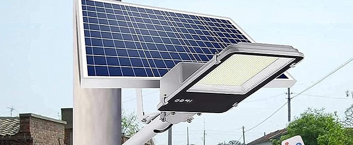 Small lithium-ion batteries from ELVs to power street lamps