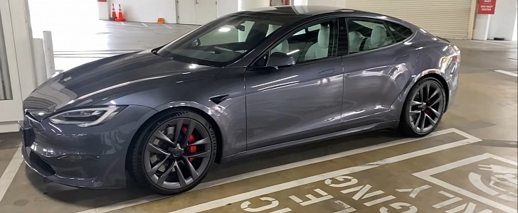 New Tesla Model S Plaid Walkaround