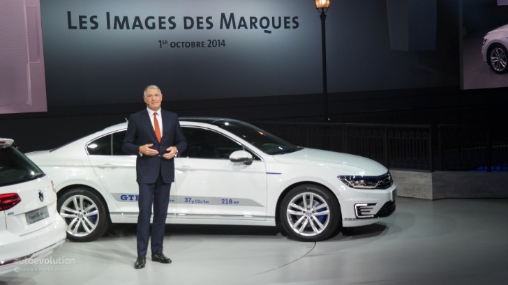 Volkswagen Passat B8 Live Photos @ Paris 2014