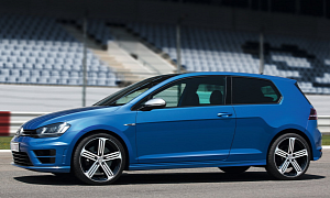 New VW Golf R: the 300 HP Performance Bargain of the Year
