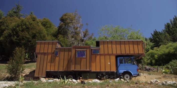 New Zealand Couple Turns 1986 Hino Truck into 2-Bedroom Apartment on Wheels