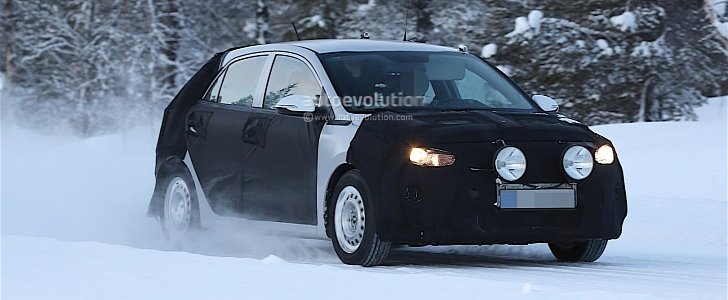 Next-Generation Kia Rio Spied with Less Camouflage