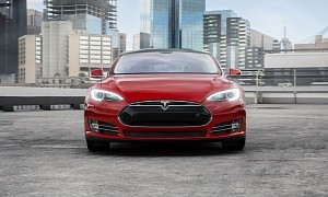 NHTSA Politely Asks Tesla to Recall 158,000 Vehicles Over Failing Touchscreen