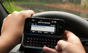 NTSB Recommends Complete Ban on Electronic Devices While Driving