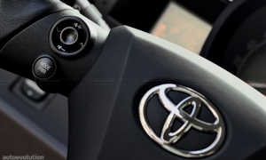NHTSA: Toyota Accelerator Problem "Serious Safety Issue"
