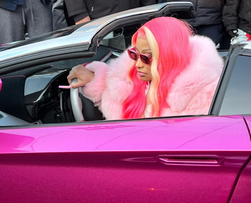 5. Nicki Minaj's Blue Hair Evolution on Tumblr - wide 5