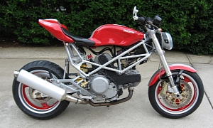 Ninester, a Mean, Customized Ducati Fighter
