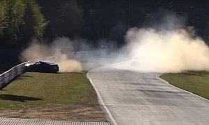 Nissan 370Z Has Rookie Nurburgring Crash, Front and Back Ruined