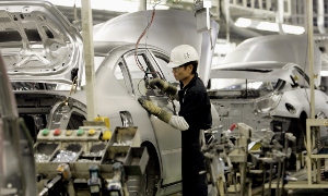 Nissan Begins Reopening Japanese Plants