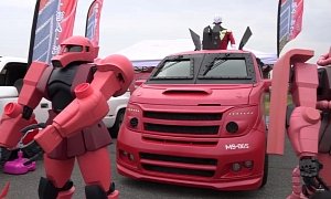 Nissan Elgrand Minivan Gets Awesome Makeover Inspired by Char's Zaku Gundam