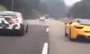 Nissan GT-R and Ferrari 458s Race like Motorcycles on Malaysian Highway