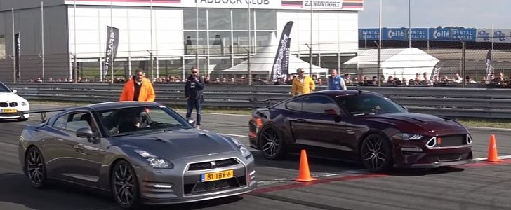 Nissan GT-R Drag Races 2018 Ford Mustang GT