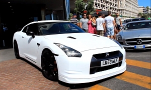Nissan GT-R: Stock and Akrapovic Exhaust Battle