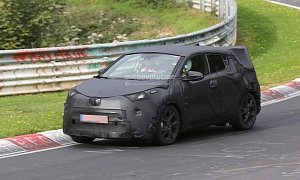 Nissan Juke Rival from Toyota Spied Testing on the Nurburgring for the First Time – Photo Gallery