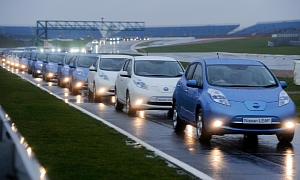 Nissan LEAF Gathering Sets World Record for Largest Parade of EVs