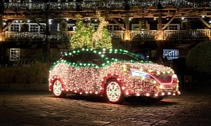 Nissan Leaf Turns Into Christmas TR33 on Wheels
