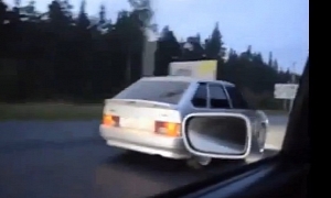 Nissan Skyline Gets Humiliated by Lada Samara in Russia