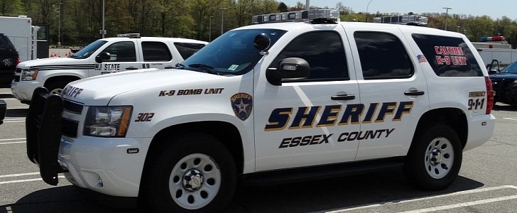 Essex County Sheriff’s officer hospitalized with broken ribs after driver rams into him during routine traffic stop