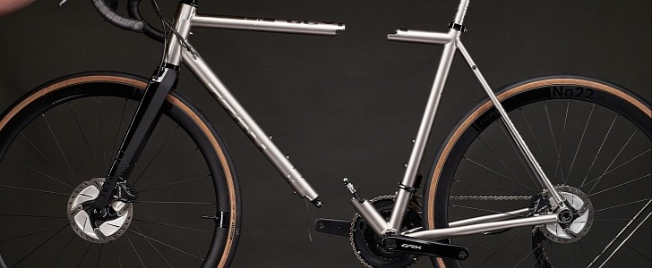 No.22 Bicycle's Ingenious Coupler System Safely Breaks Any Frame Apart for Transport