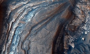 Noctis Labyrinthus Is Where You Could Get Lost on Mars, Here’s a Slice of It